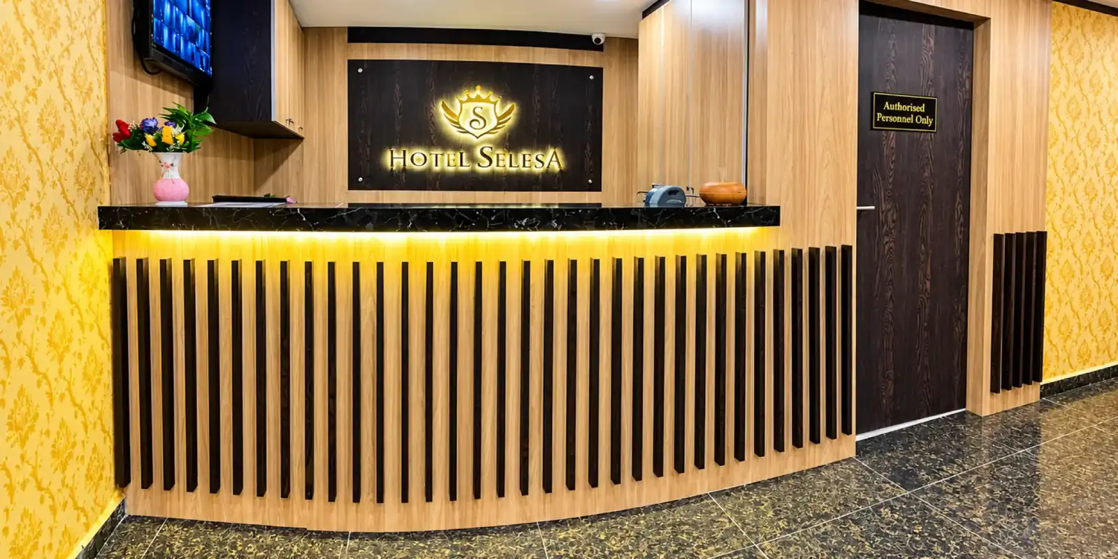 Hotel Selesa reception desk